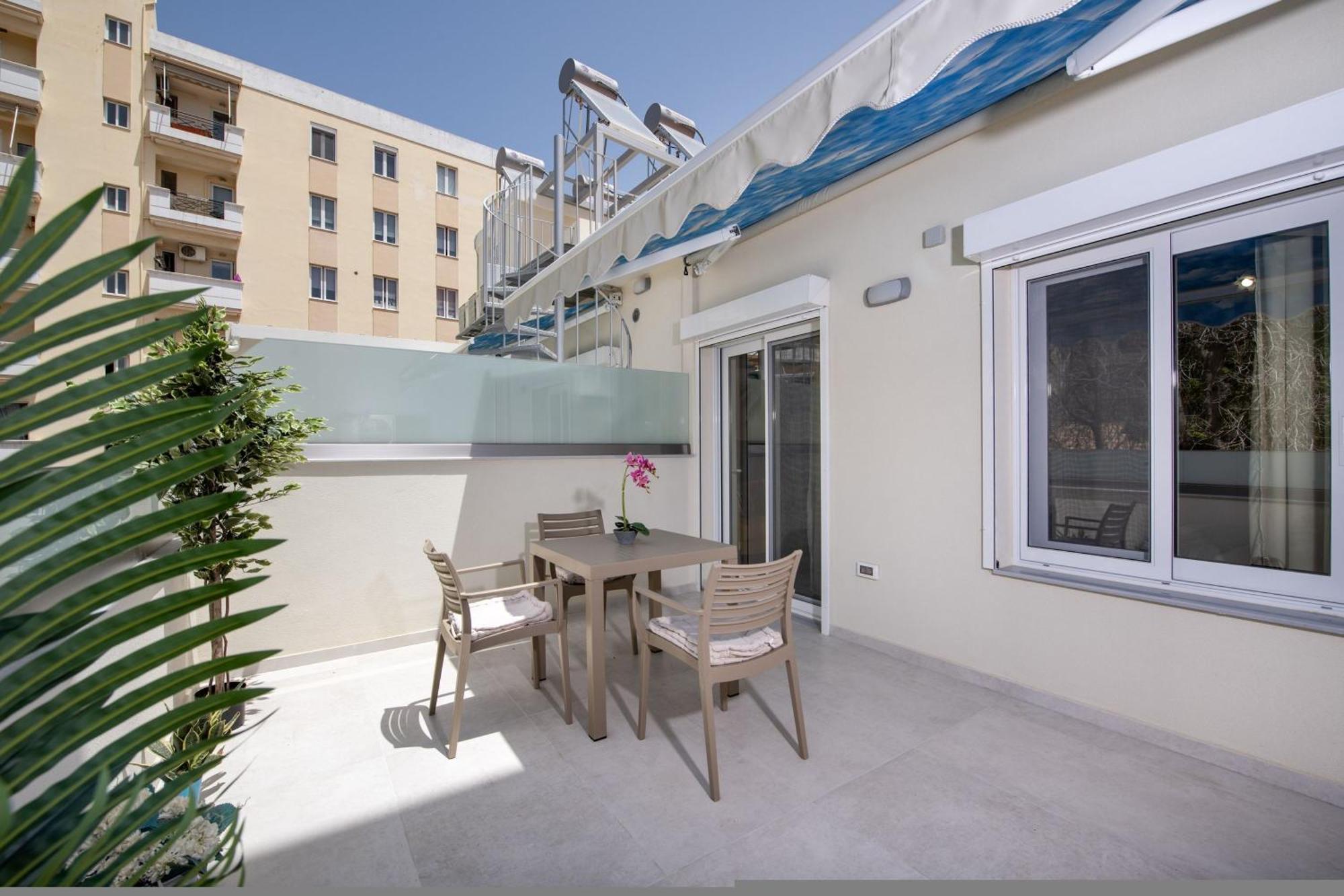 Cherry Central Luxury Suites Chania  Buitenkant foto