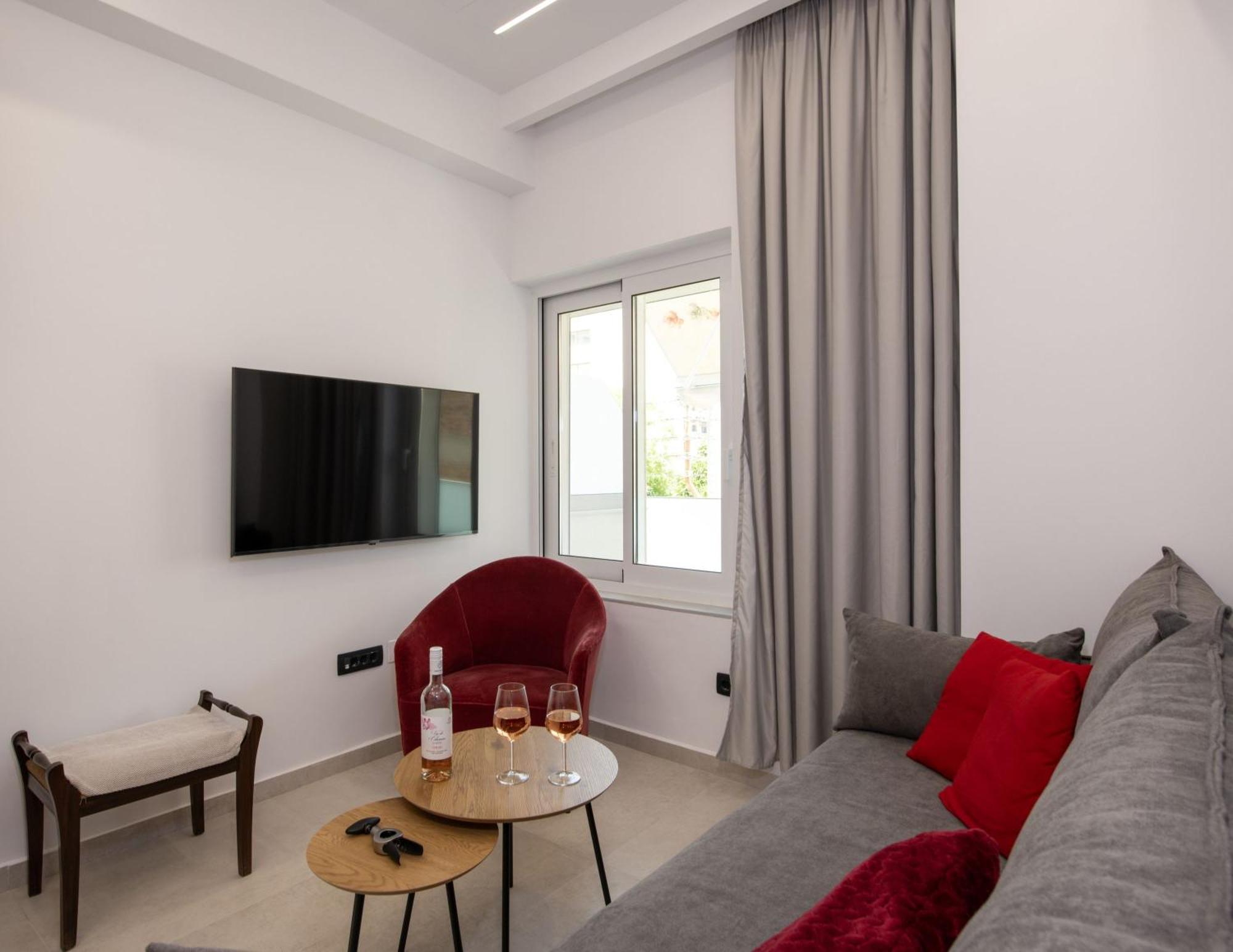 Cherry Central Luxury Suites Chania  Buitenkant foto