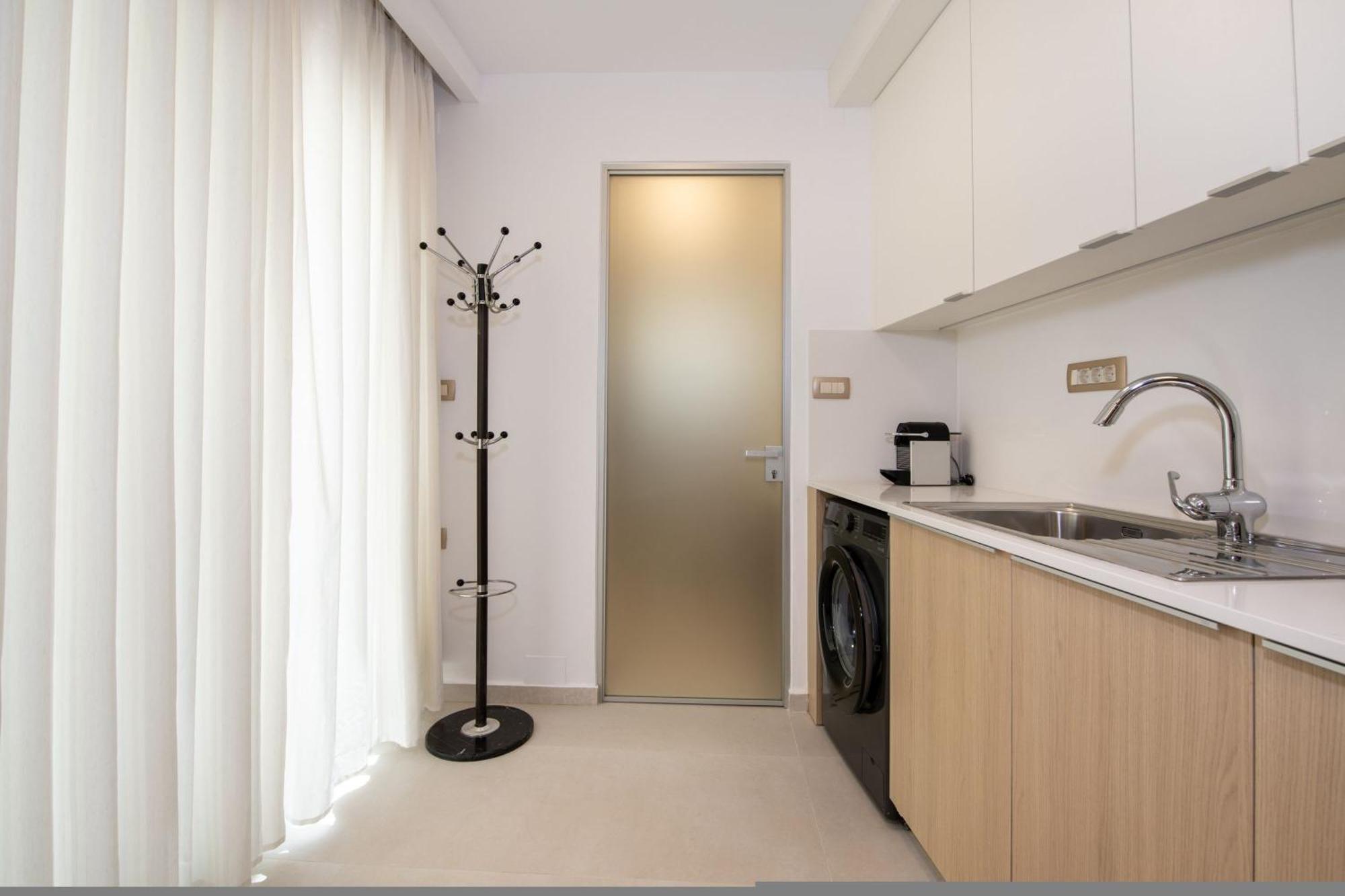 Cherry Central Luxury Suites Chania  Buitenkant foto