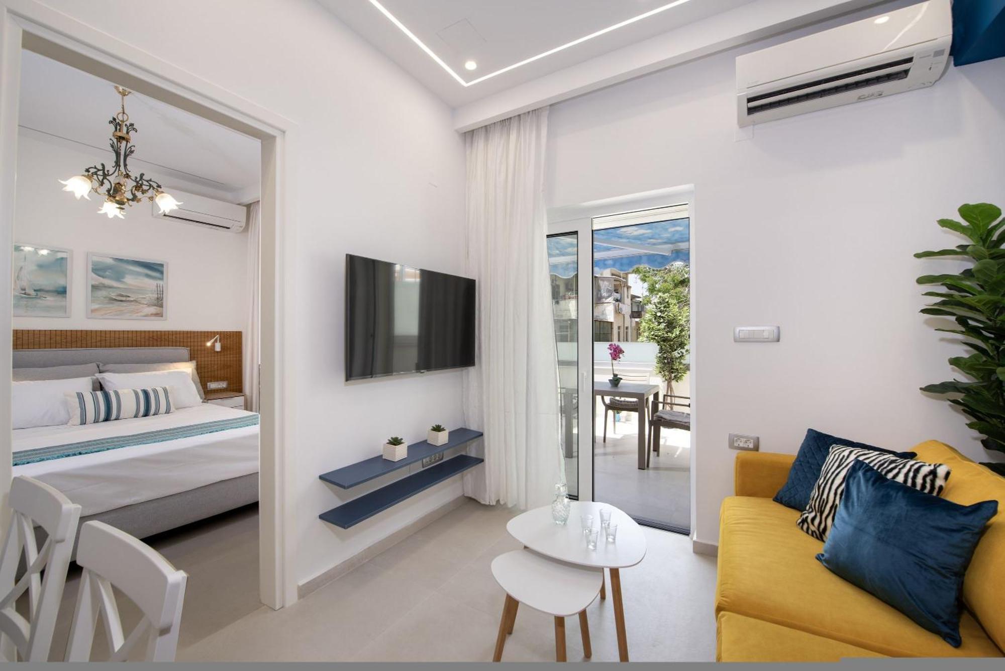 Cherry Central Luxury Suites Chania  Buitenkant foto