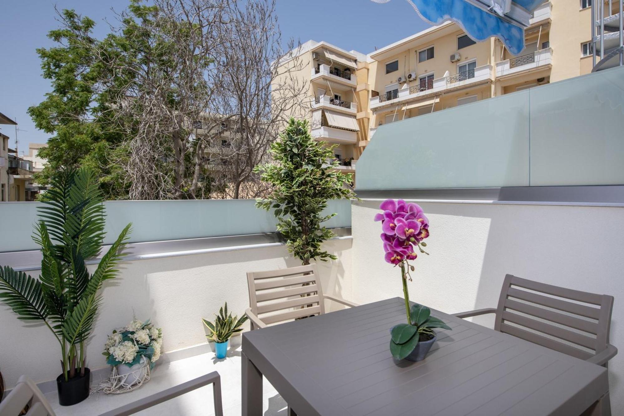 Cherry Central Luxury Suites Chania  Buitenkant foto